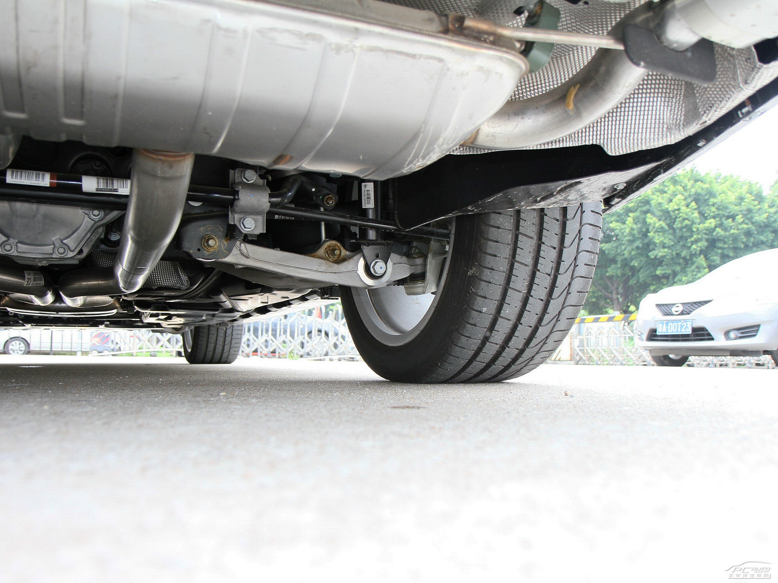 奔馳GL細節(jié)高清大圖