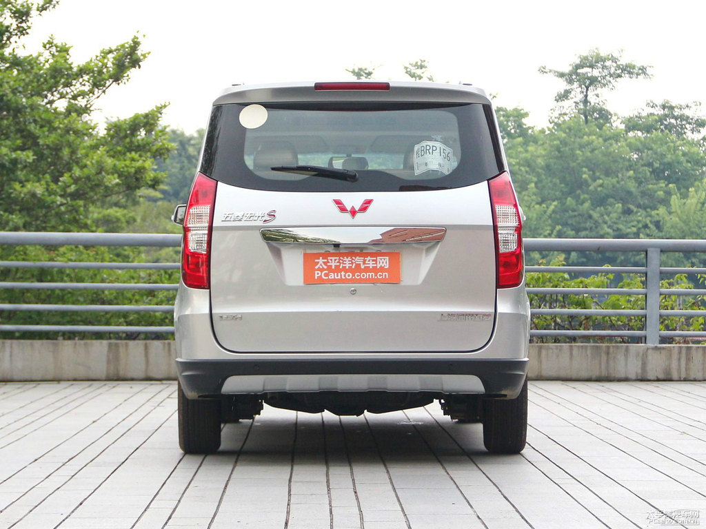 晴空銀五菱宏光S整車外觀外觀圖片