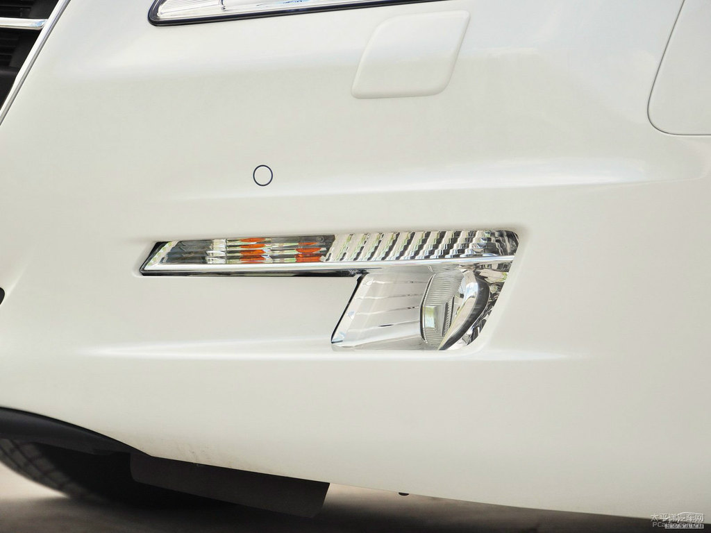 珠光白標(biāo)致508車頭外觀圖片