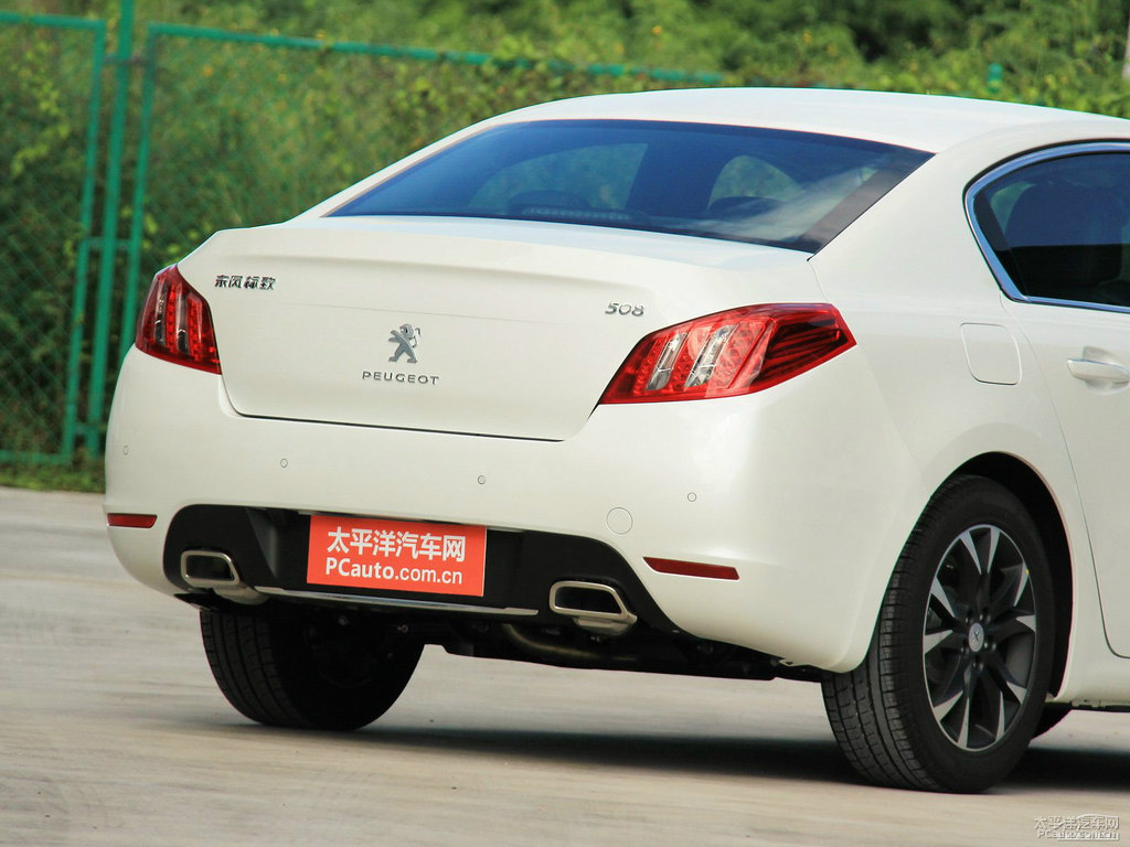 珠光白標(biāo)致508車尾外觀圖片