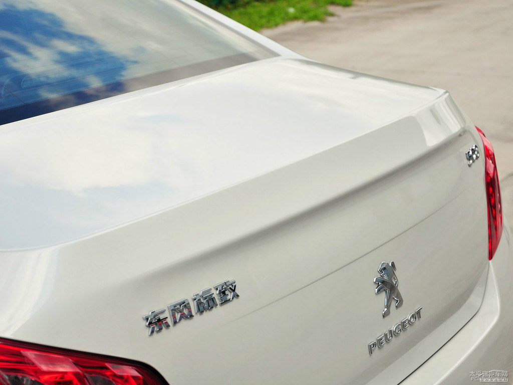珠光白標(biāo)致508車尾外觀圖片