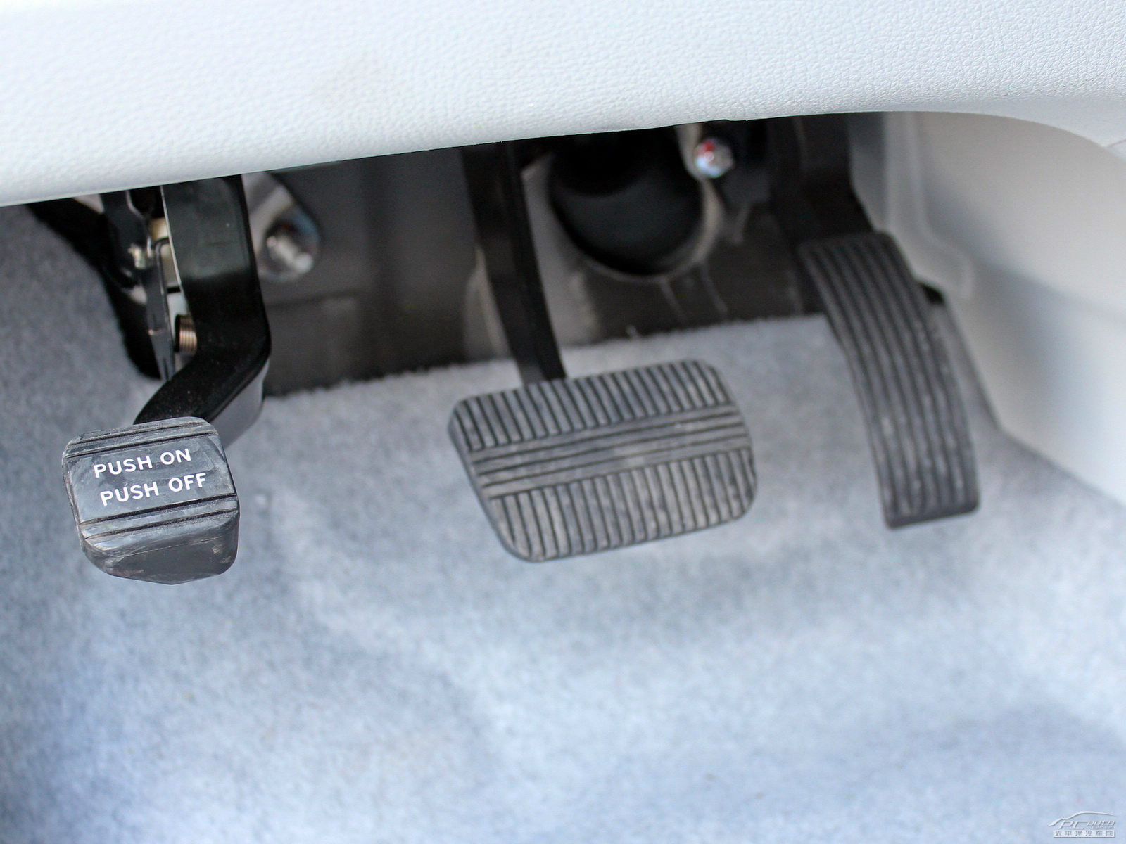 納智捷大7 MPV內(nèi)飾高清大圖