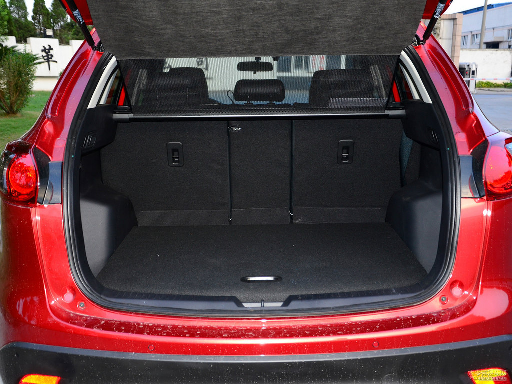 激情紅馬自達(dá)CX-5后備廂空間圖片