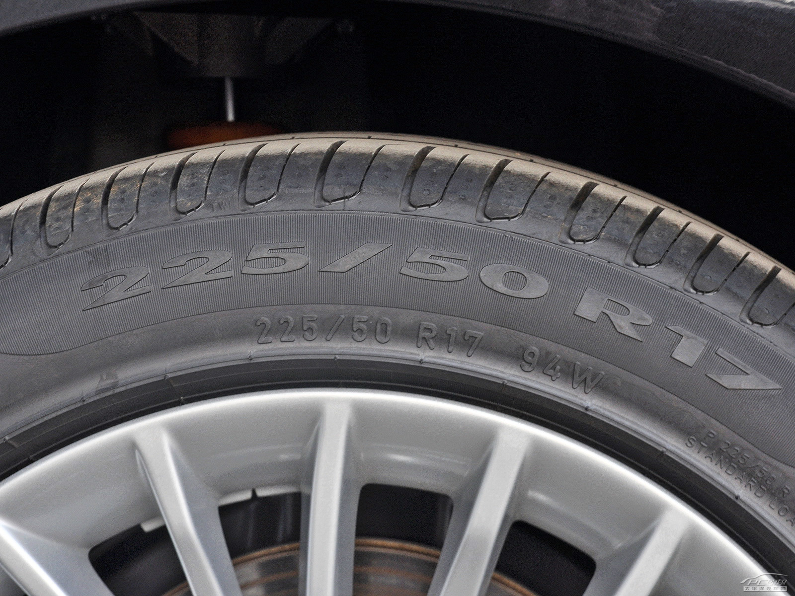 寶馬3系細(xì)節(jié)高清大圖