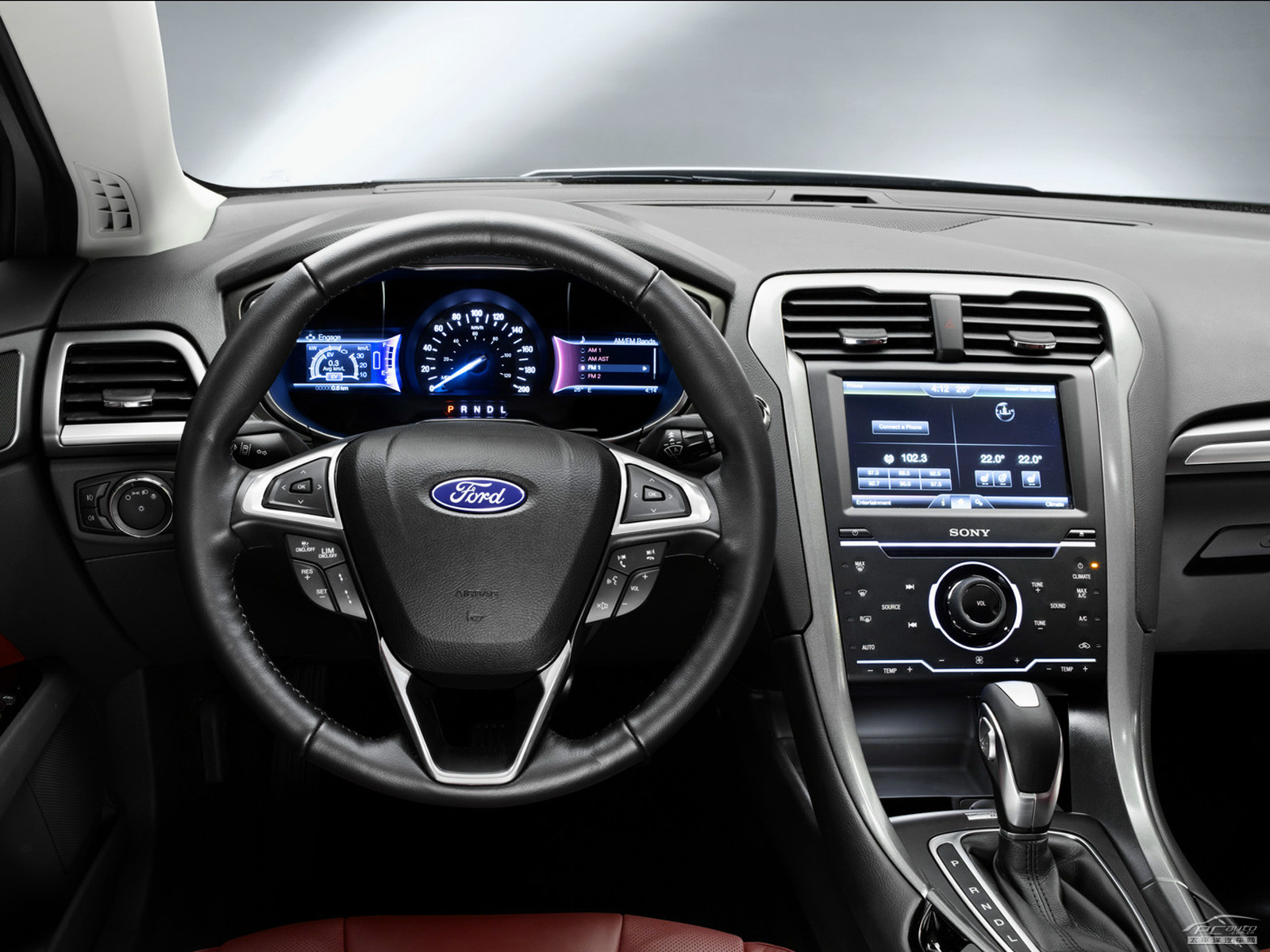 蒙迪歐(海外)內(nèi)飾高清大圖