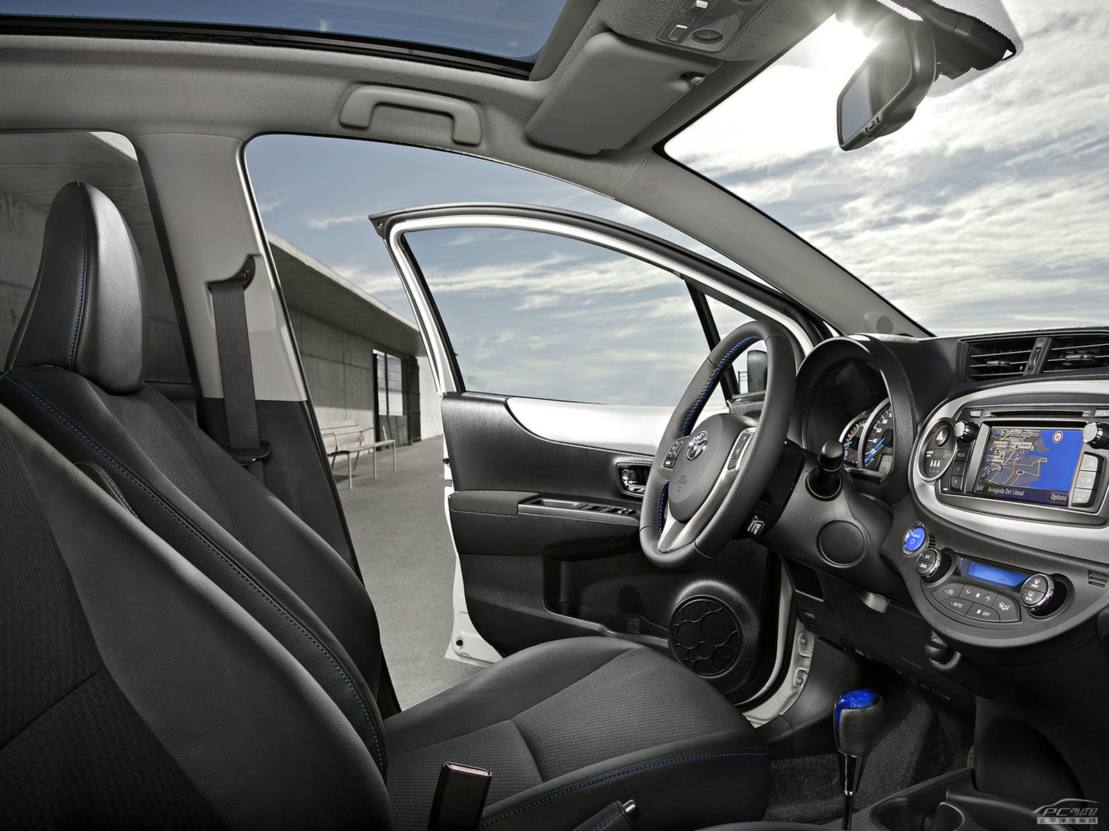 豐田Yaris內飾高清大圖