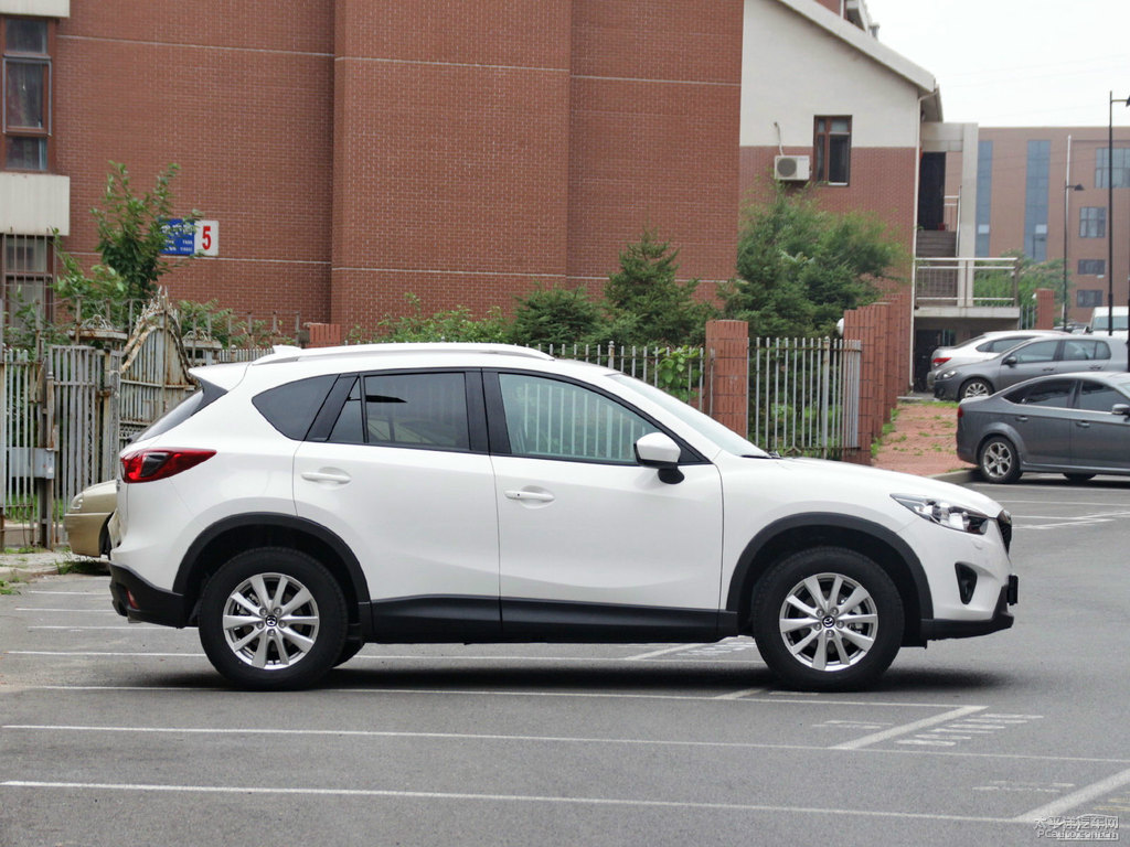 珠光白馬自達(dá)CX-5整車外觀外觀圖片