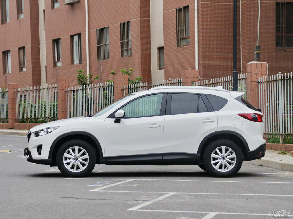 珠光白馬自達(dá)CX-5整車外觀外觀圖片