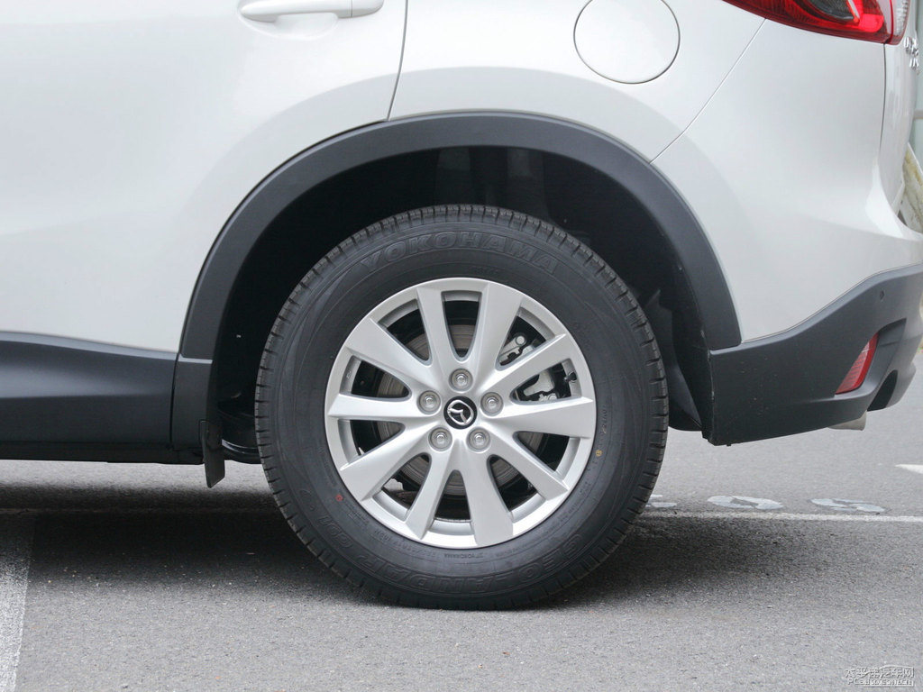 珠光白馬自達(dá)CX-5車身外觀圖片