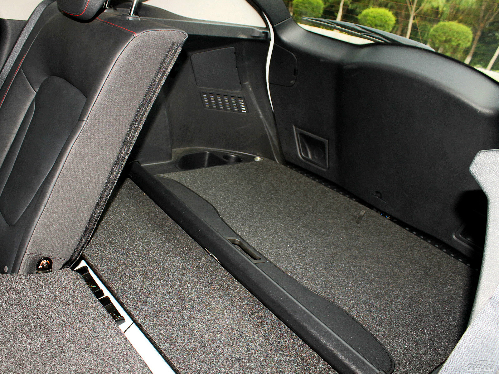 奔騰X80空間高清大圖