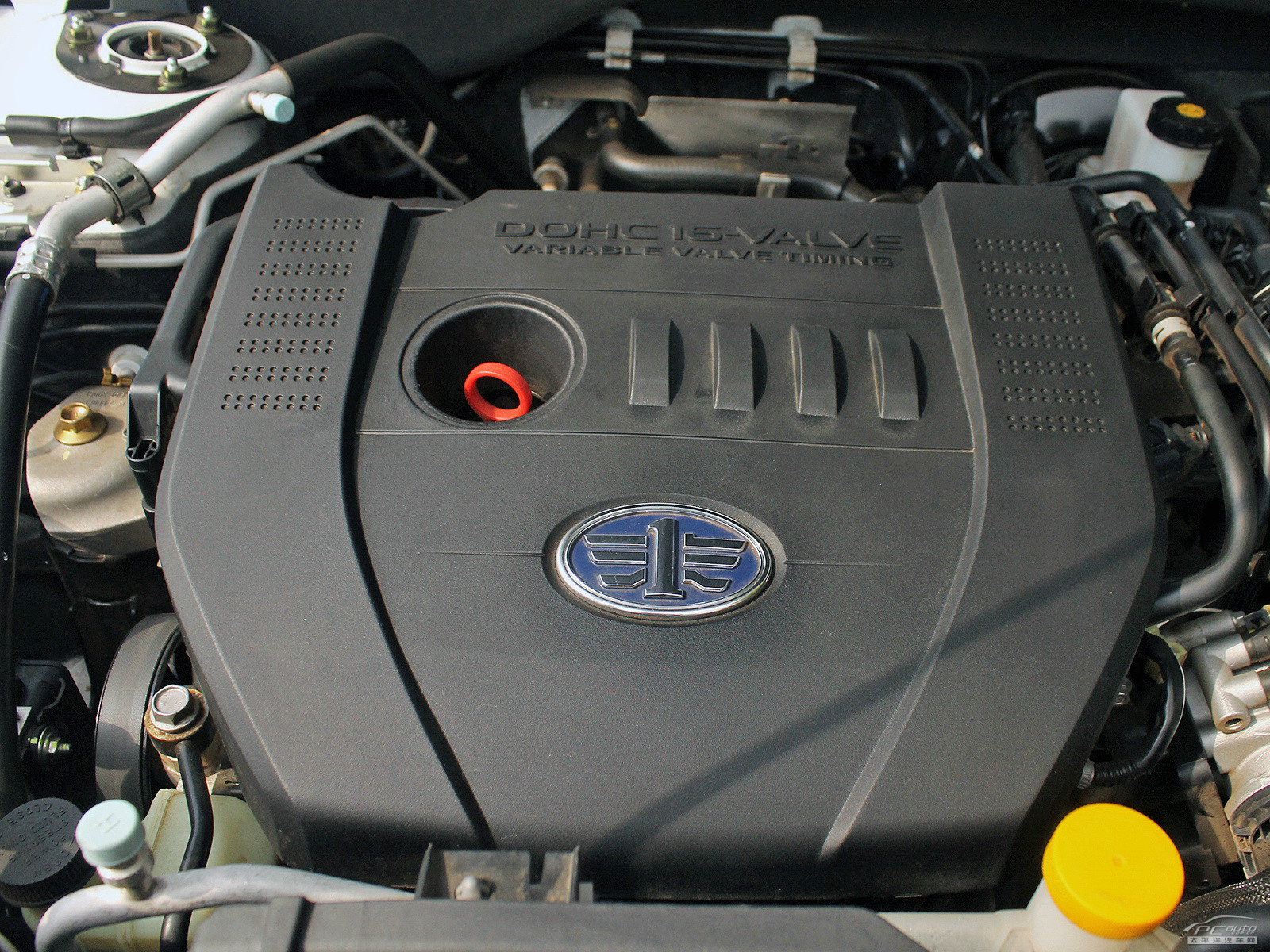 奔騰X80細(xì)節(jié)高清大圖