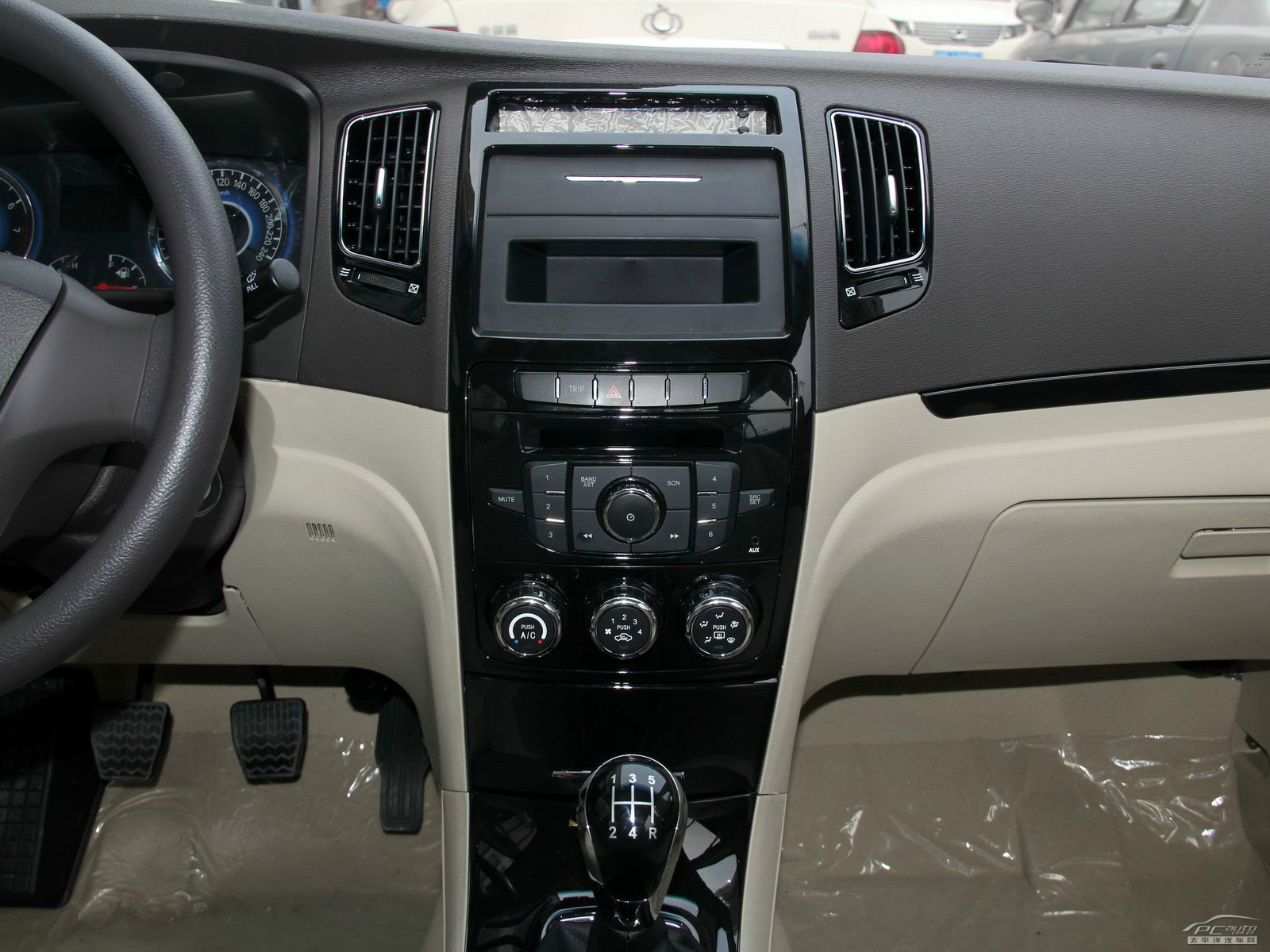 吉利GC7內(nèi)飾高清大圖