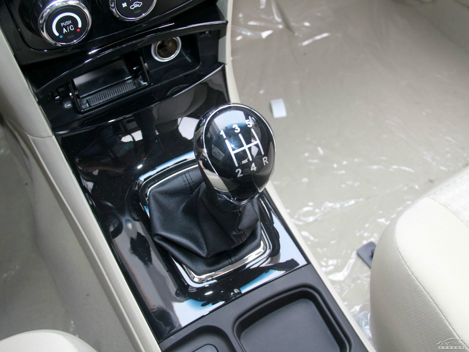 吉利GC7內(nèi)飾高清大圖