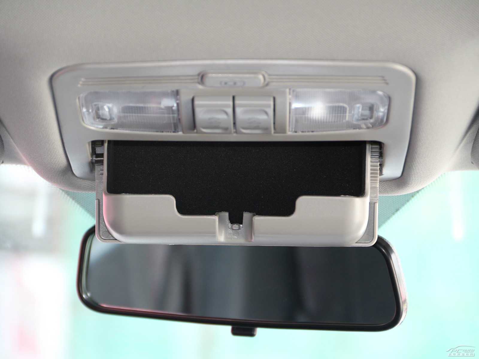 吉利GX7空間高清大圖