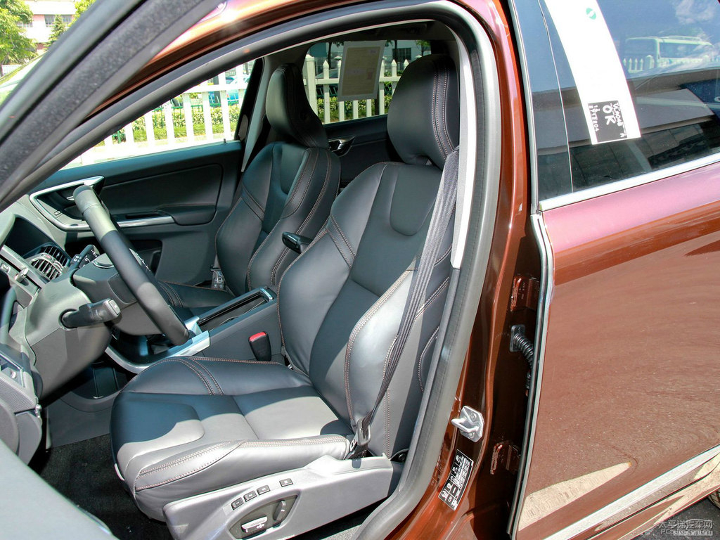 ɫ֠XC60(M(jn))΃(ni)DƬ