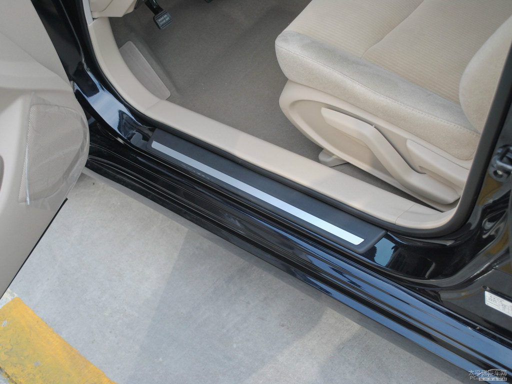 碧玉黑天籟車廂內(nèi)飾圖片