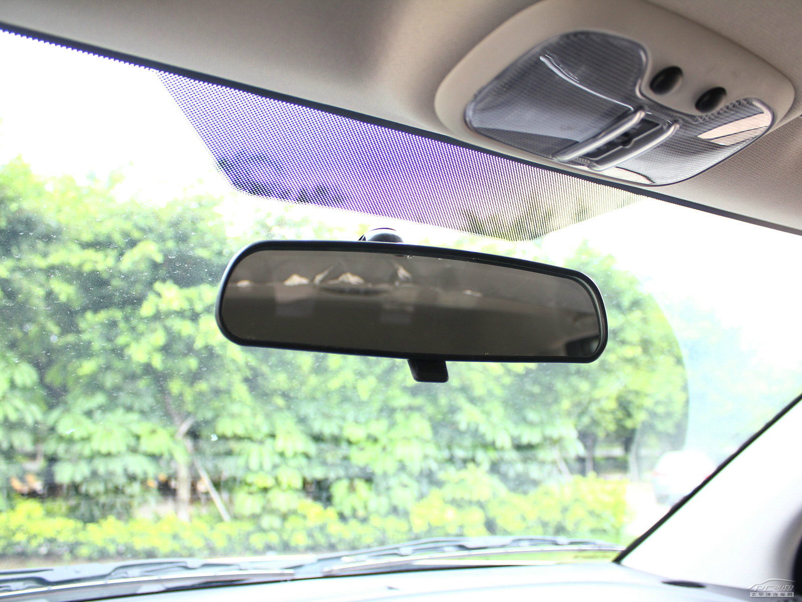 指南者(進口)內(nèi)飾高清大圖