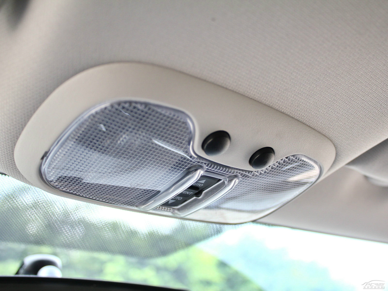 指南者(進(jìn)口)內(nèi)飾高清大圖