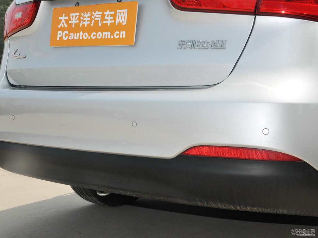 鉆石銀起亞K3車(chē)尾外觀(guān)圖片