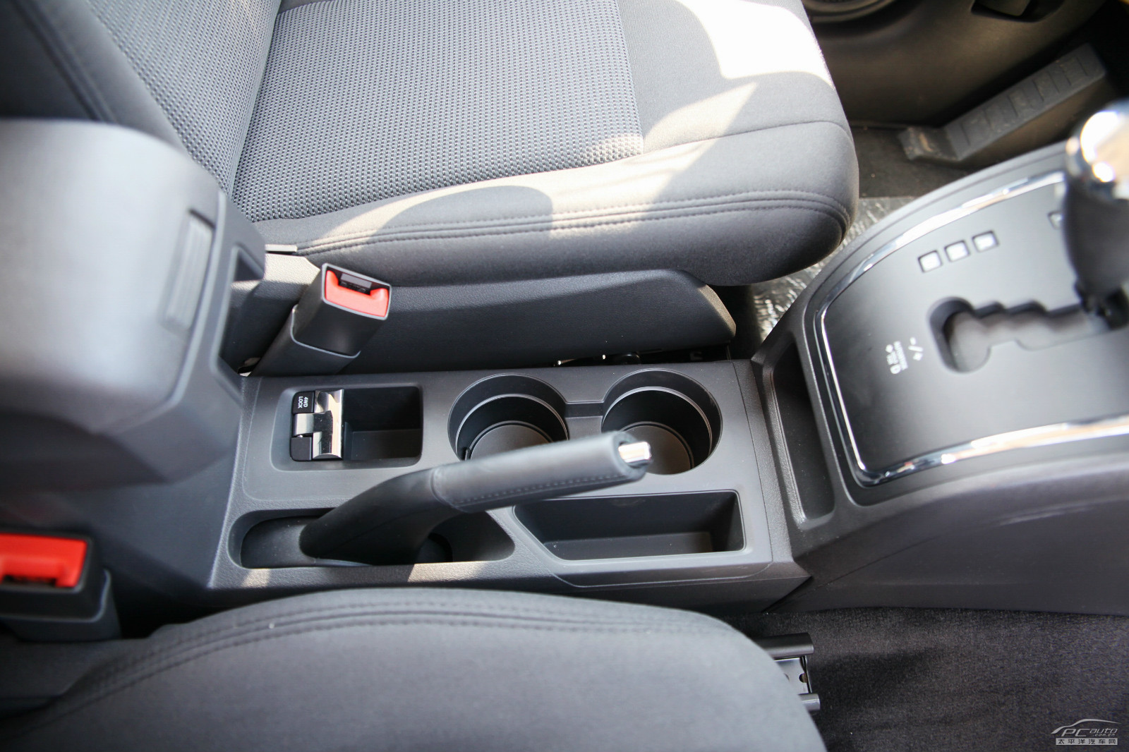 指南者(進(jìn)口)內(nèi)飾高清大圖