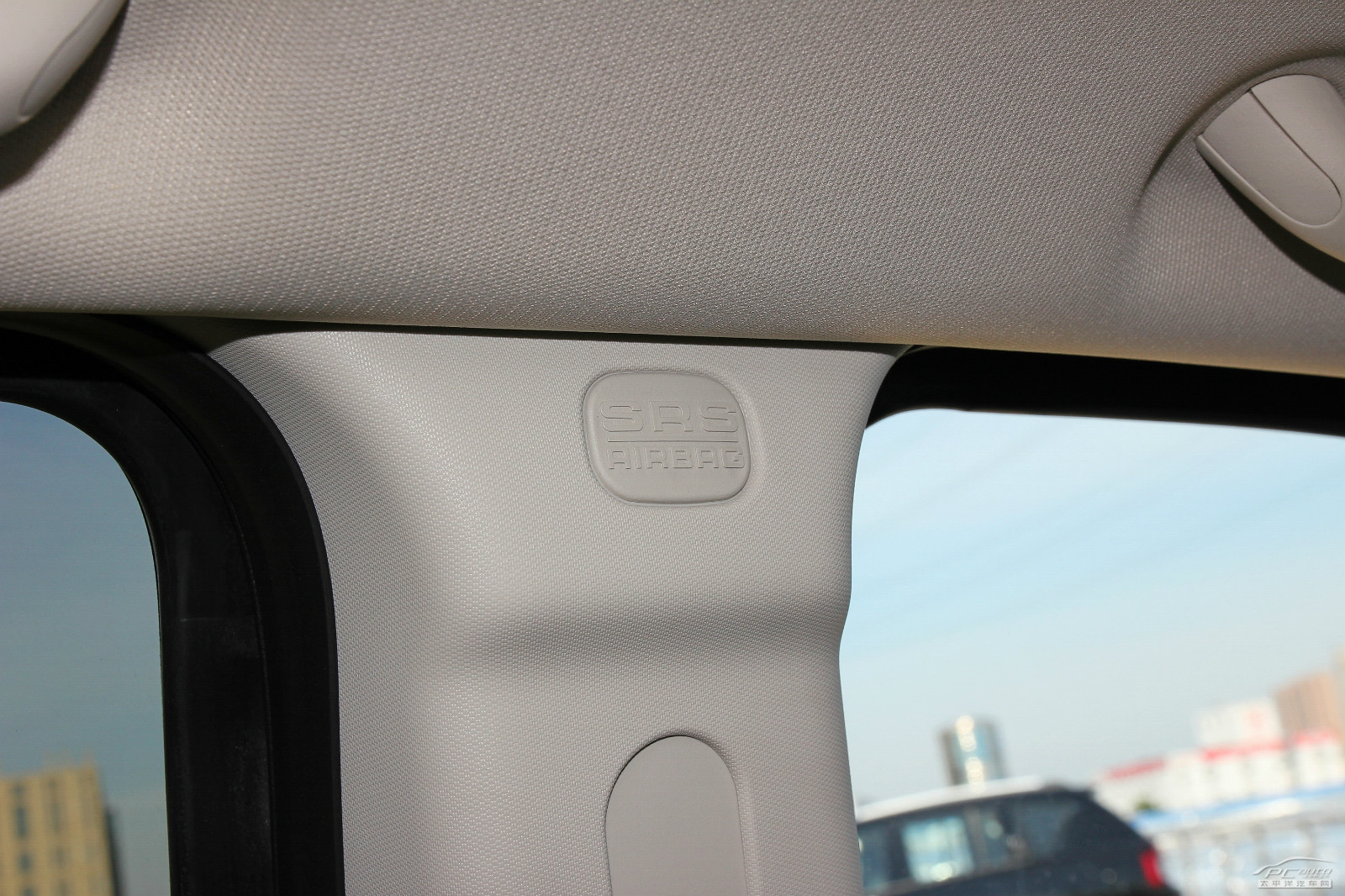 指南者(進(jìn)口)內(nèi)飾高清大圖