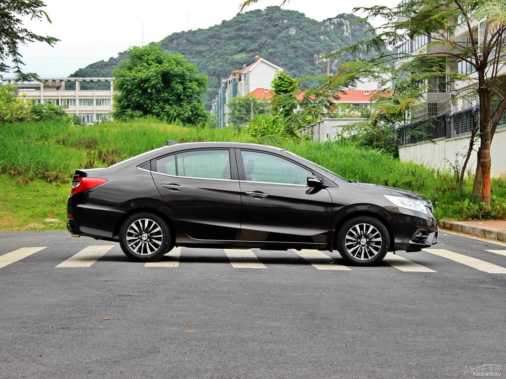 摩卡金凌派整車外觀外觀圖片
