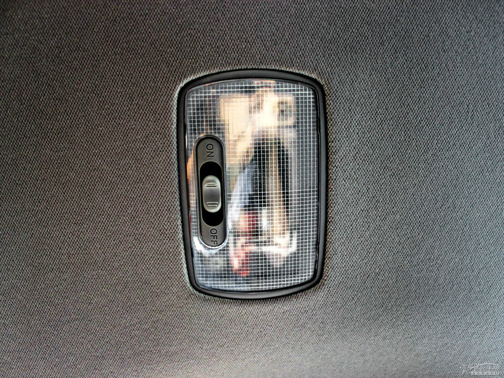 摩卡金凌派車廂內(nèi)飾圖片