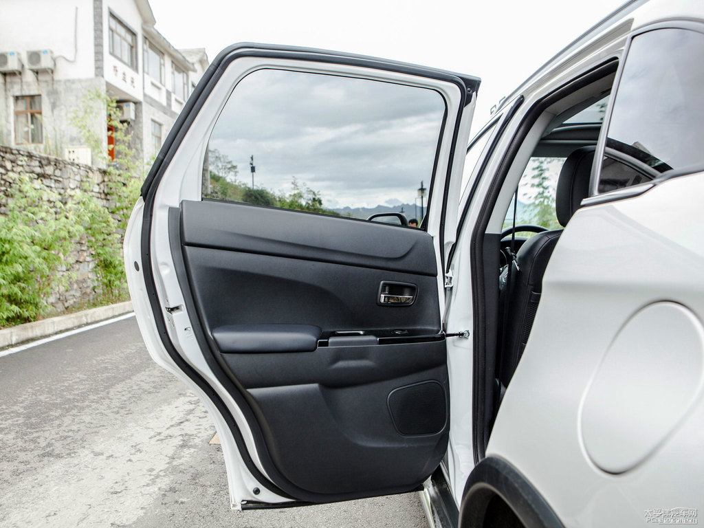 ѩFC4 AIRCROSS(M(jn))܇(ni)DƬ