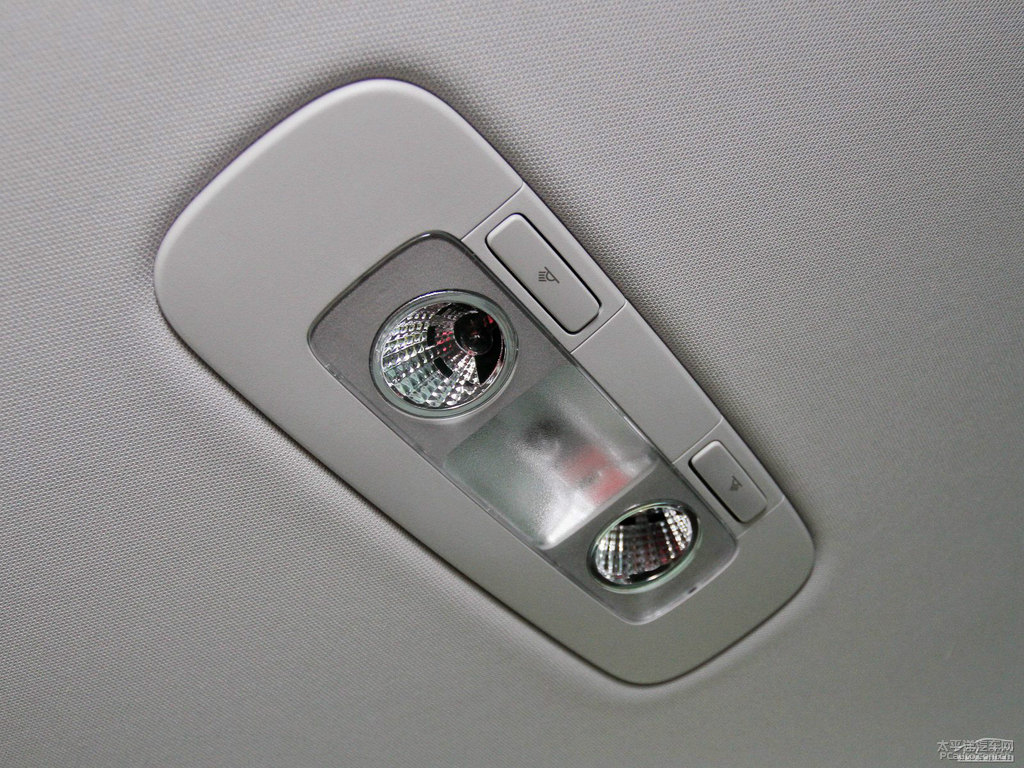 琥珀棕速派車廂內(nèi)飾圖片