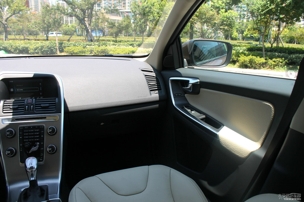 ~ɫ֠XC60(M(jn))(ni)DƬ