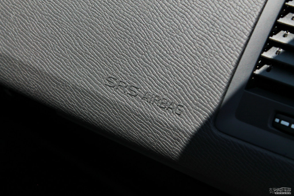 ~ɫ֠XC60(M(jn))(ni)DƬ