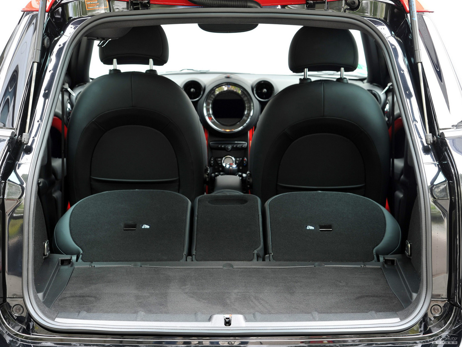 MINI JCW COUNTRYMAN空間高清大圖