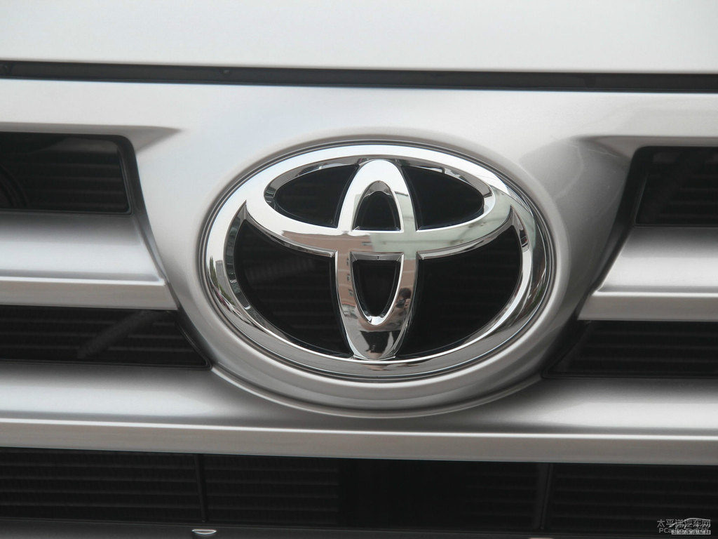 珍珠白漢蘭達(dá)車頭外觀圖片