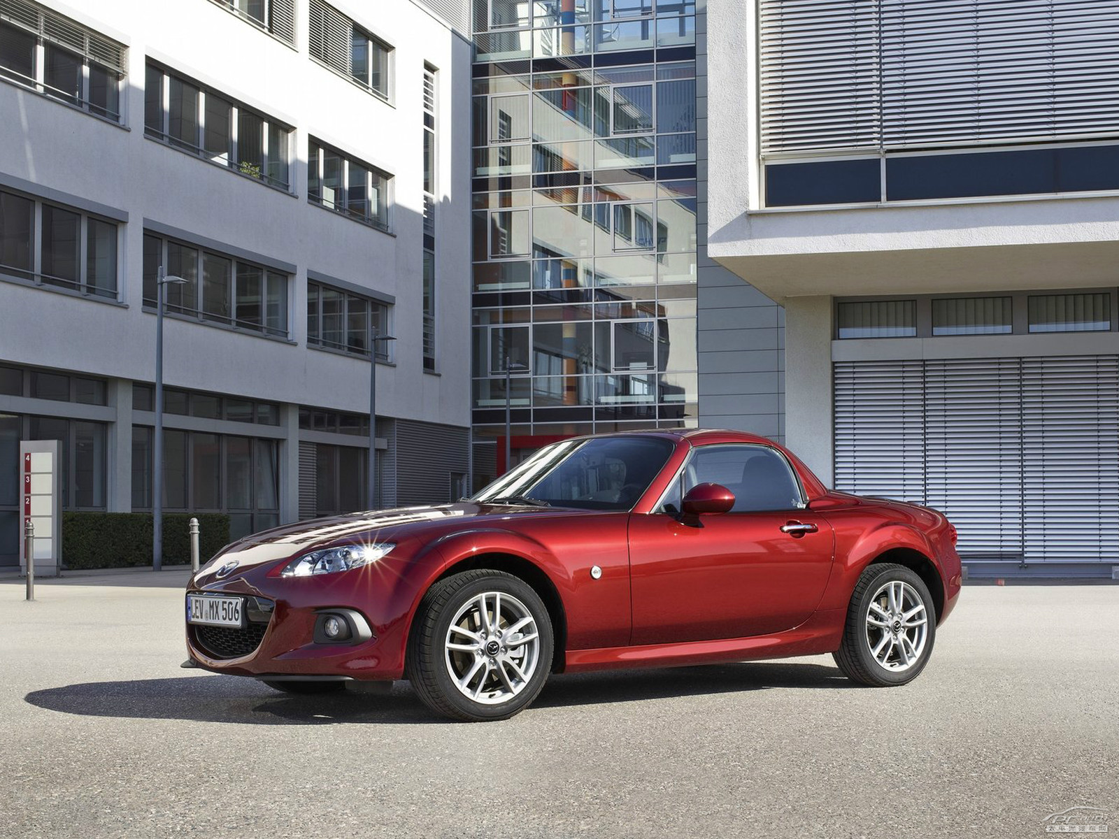 馬自達(dá)MX-5外觀高清大圖