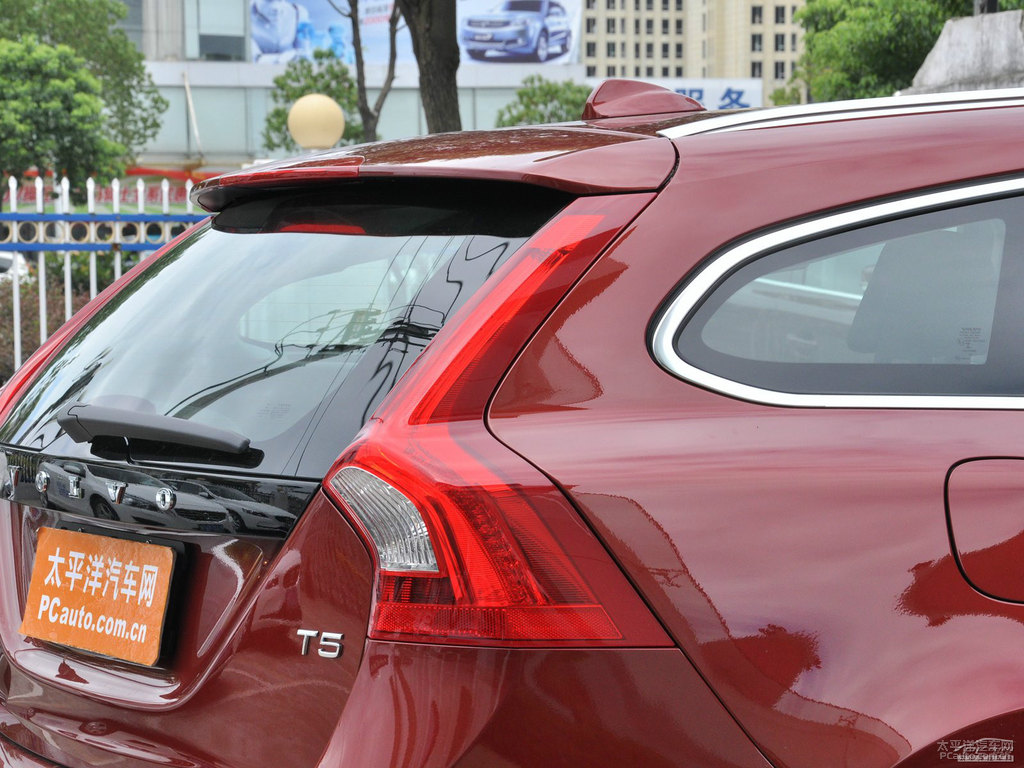 沃爾沃V60車(chē)尾外觀圖片