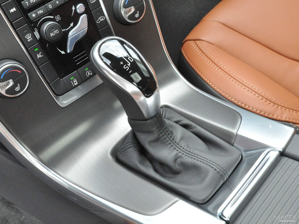 沃爾沃V60中控內(nèi)飾圖片
