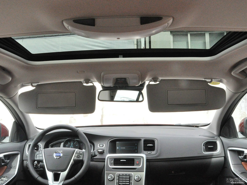 沃爾沃V60車(chē)廂內(nèi)飾圖片