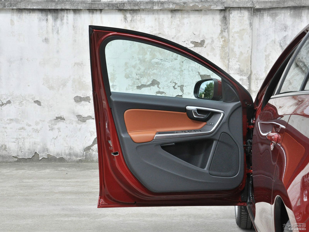 沃爾沃V60車廂內(nèi)飾圖片