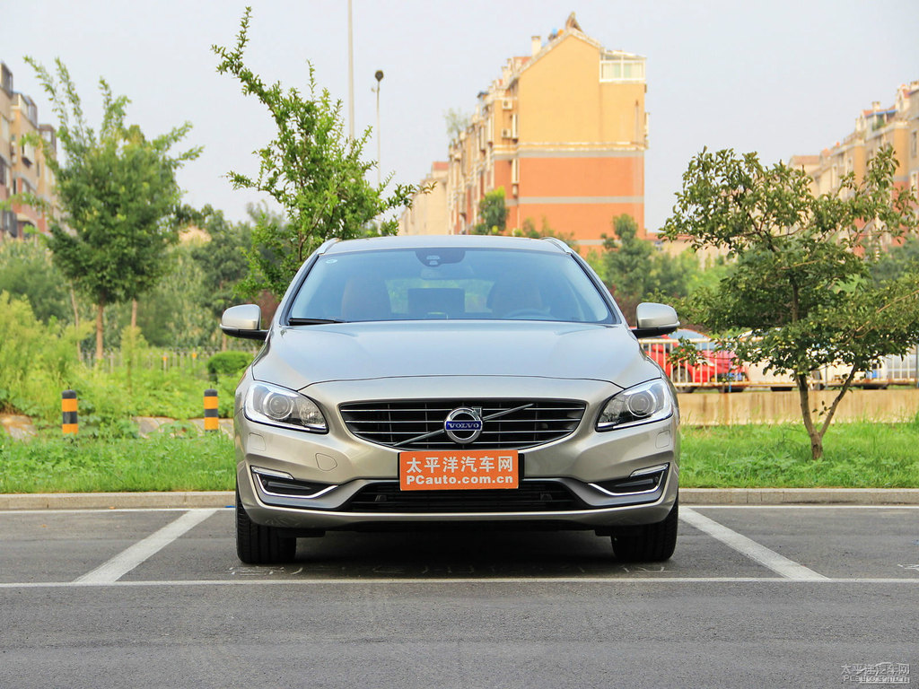海貝灰沃爾沃V60整車外觀外觀圖片