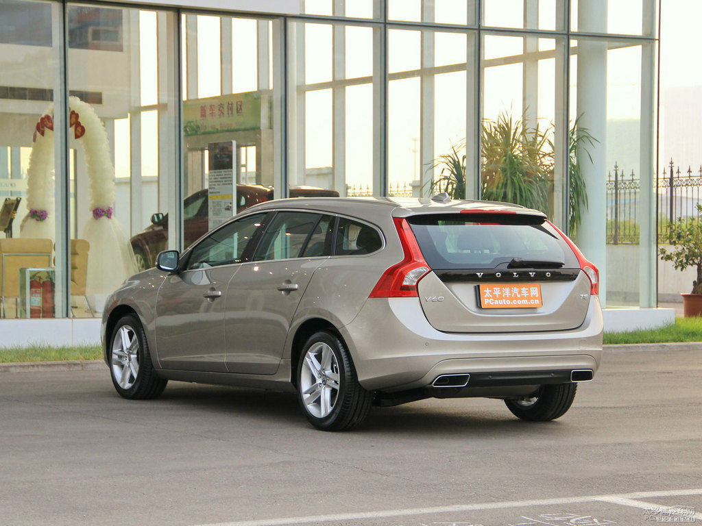海貝灰沃爾沃V60整車外觀外觀圖片