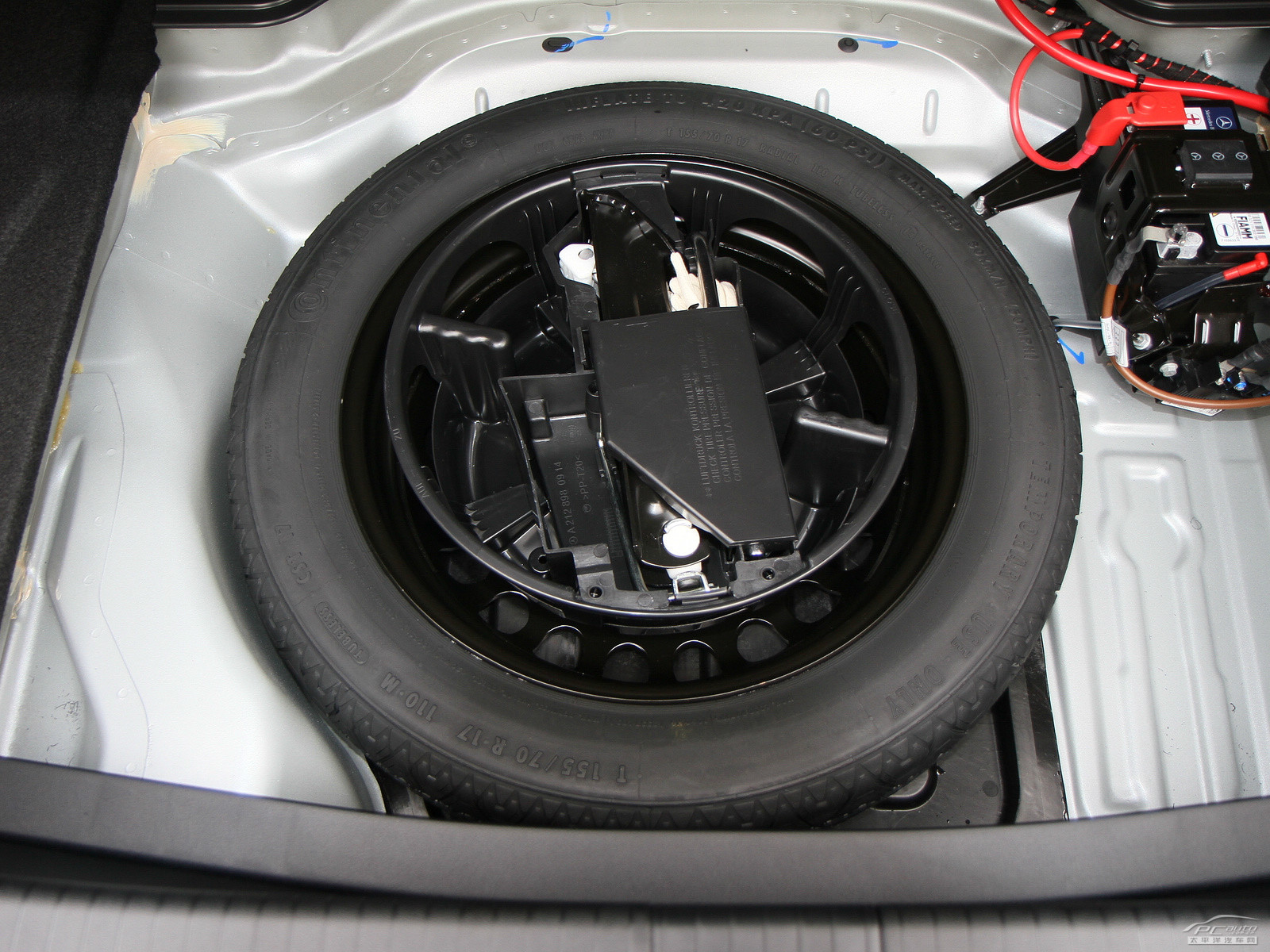 奔馳E級(jí)細(xì)節(jié)高清大圖