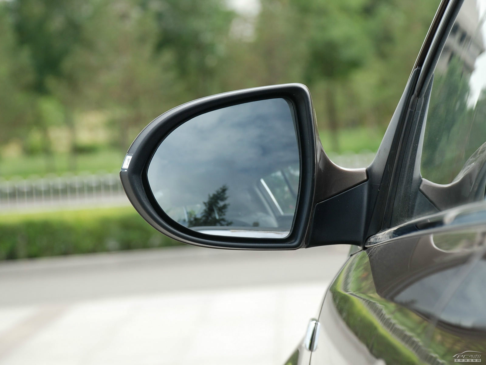 智跑外觀高清大圖