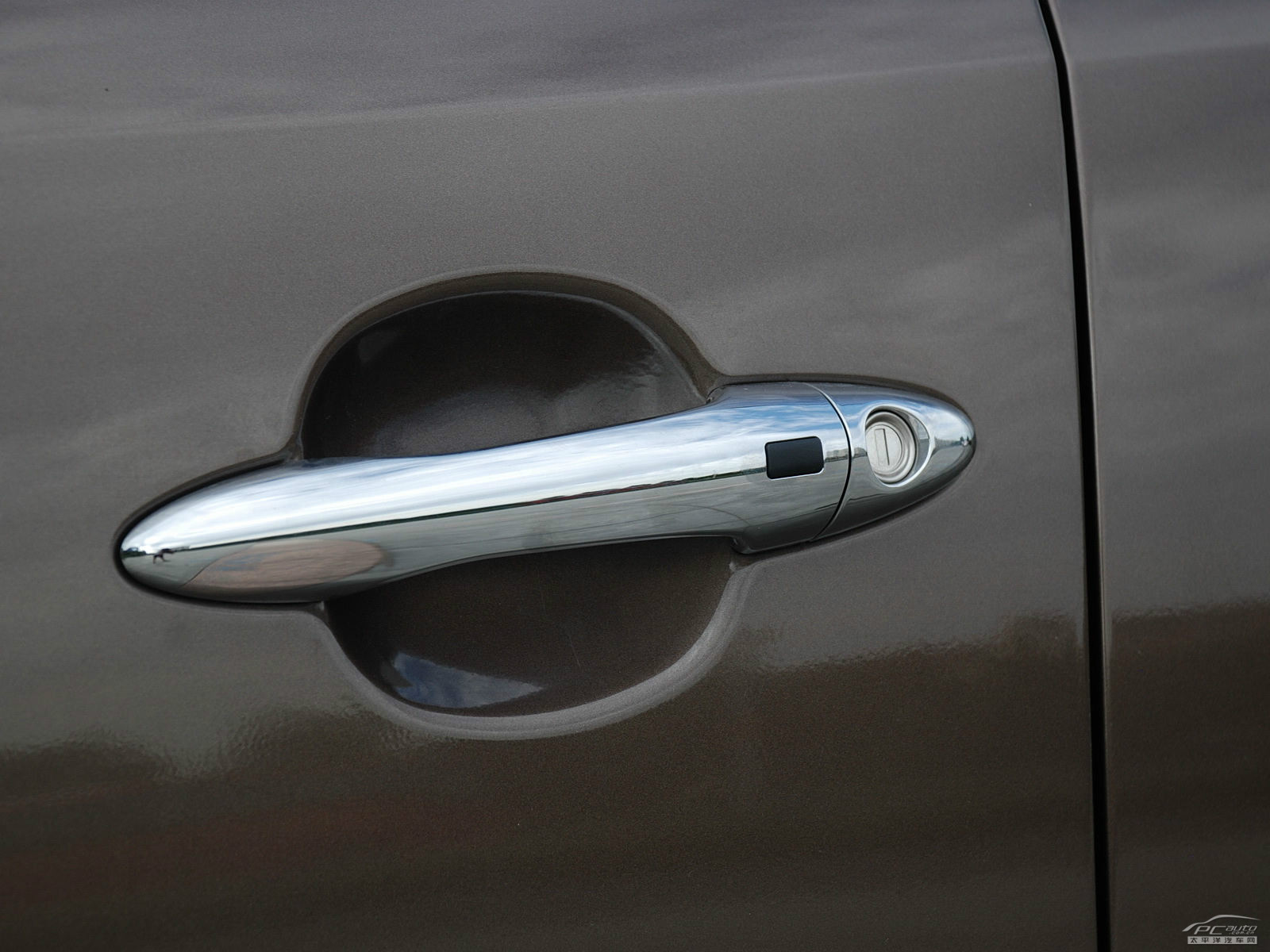 智跑外觀高清大圖