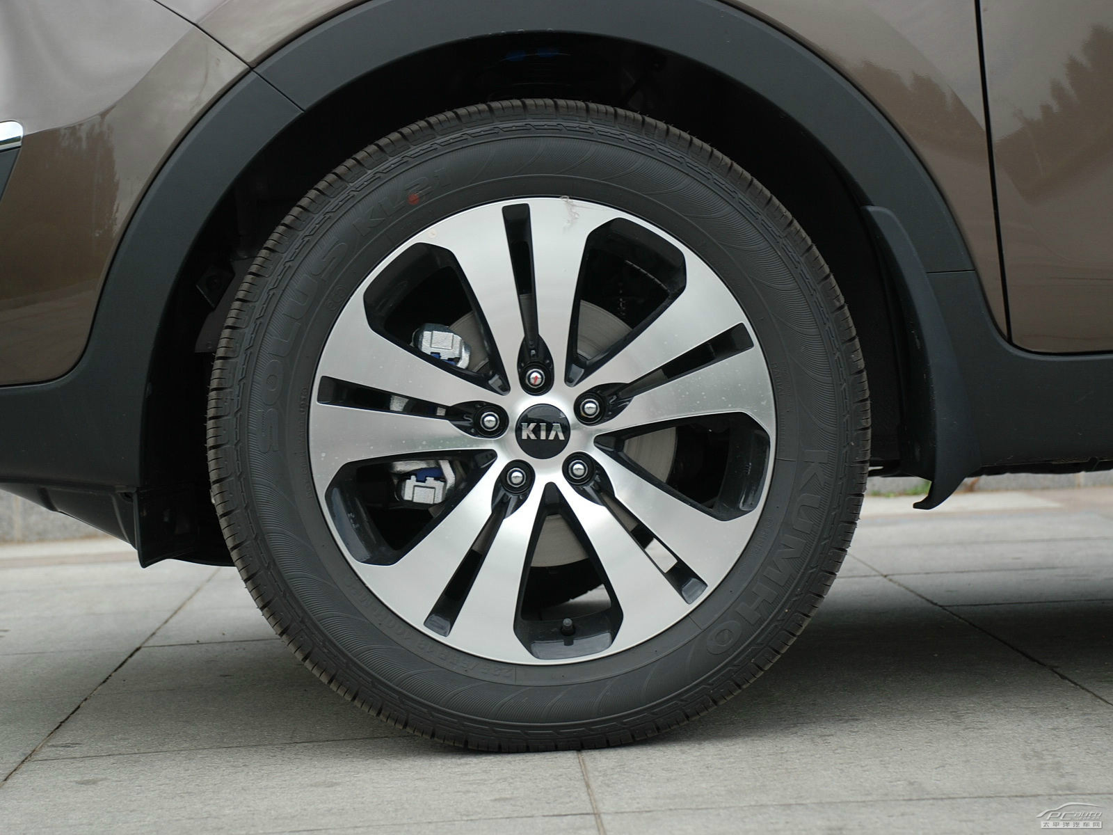 智跑外觀高清大圖