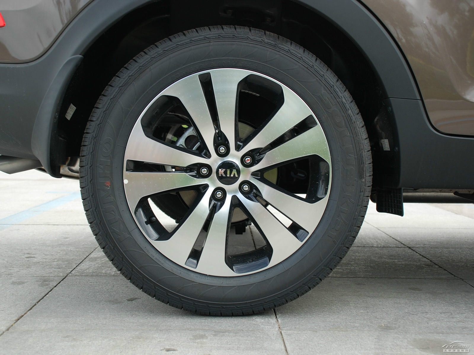 智跑外觀高清大圖