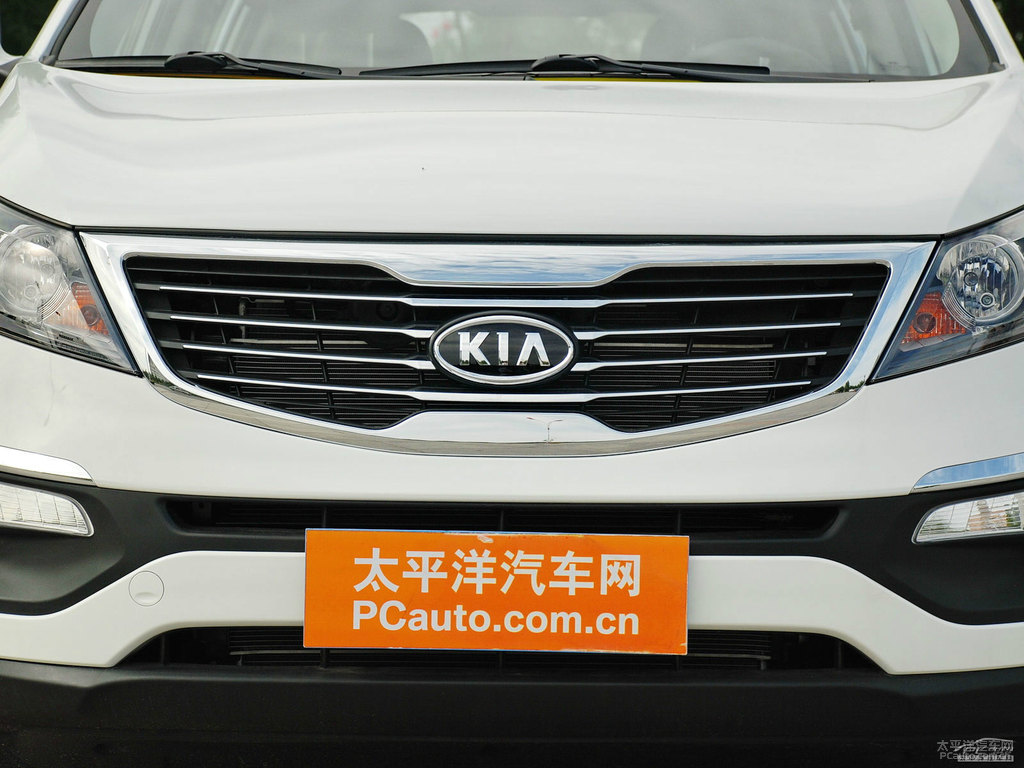 透明白智跑車頭外觀圖片