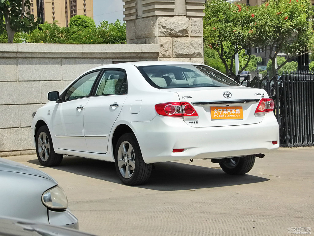 超級白色卡羅拉整車外觀外觀圖片