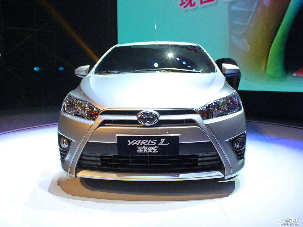 水晶銀YARiS L 致炫整車外觀外觀圖片