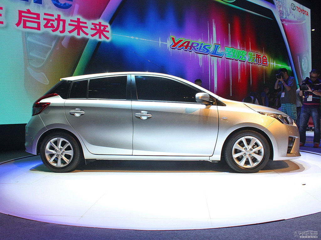 水晶銀YARiS L 致炫整車外觀外觀圖片