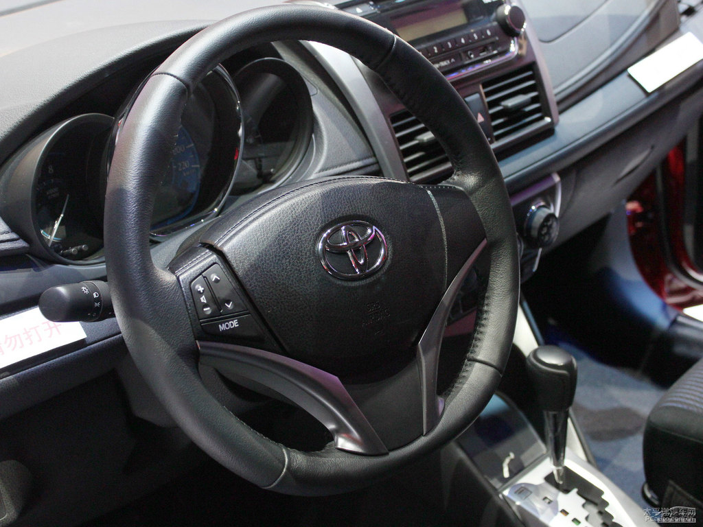水晶銀YARiS L 致炫中控內(nèi)飾圖片